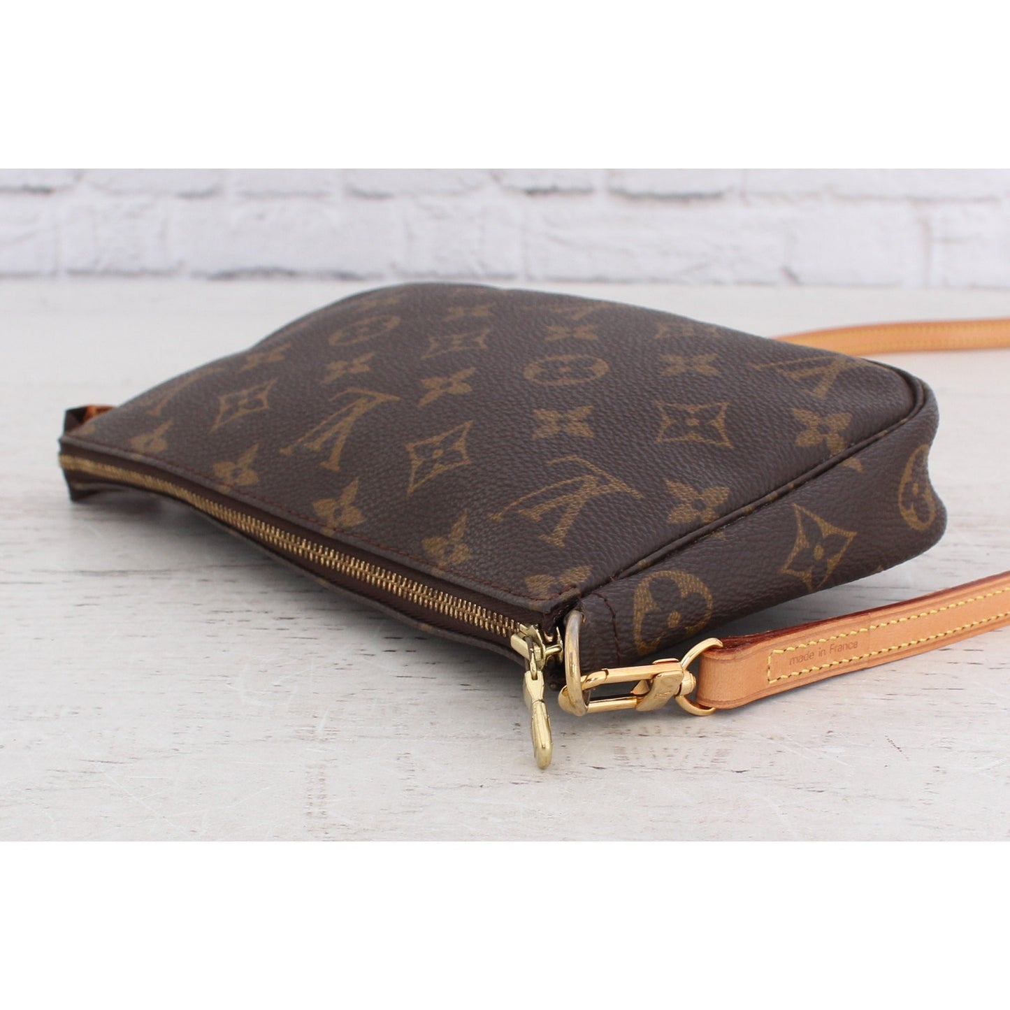 Louis Vuitton Pochette Accessoires Monogram Crossbody & Shoulder Clutch