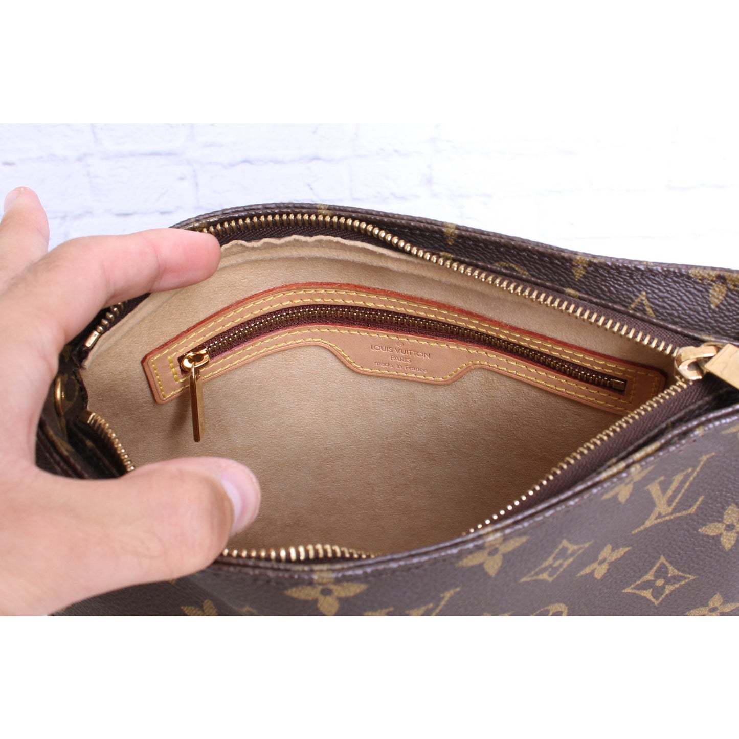 Louis Vuitton Looping MM Shoulder Bag Monogram