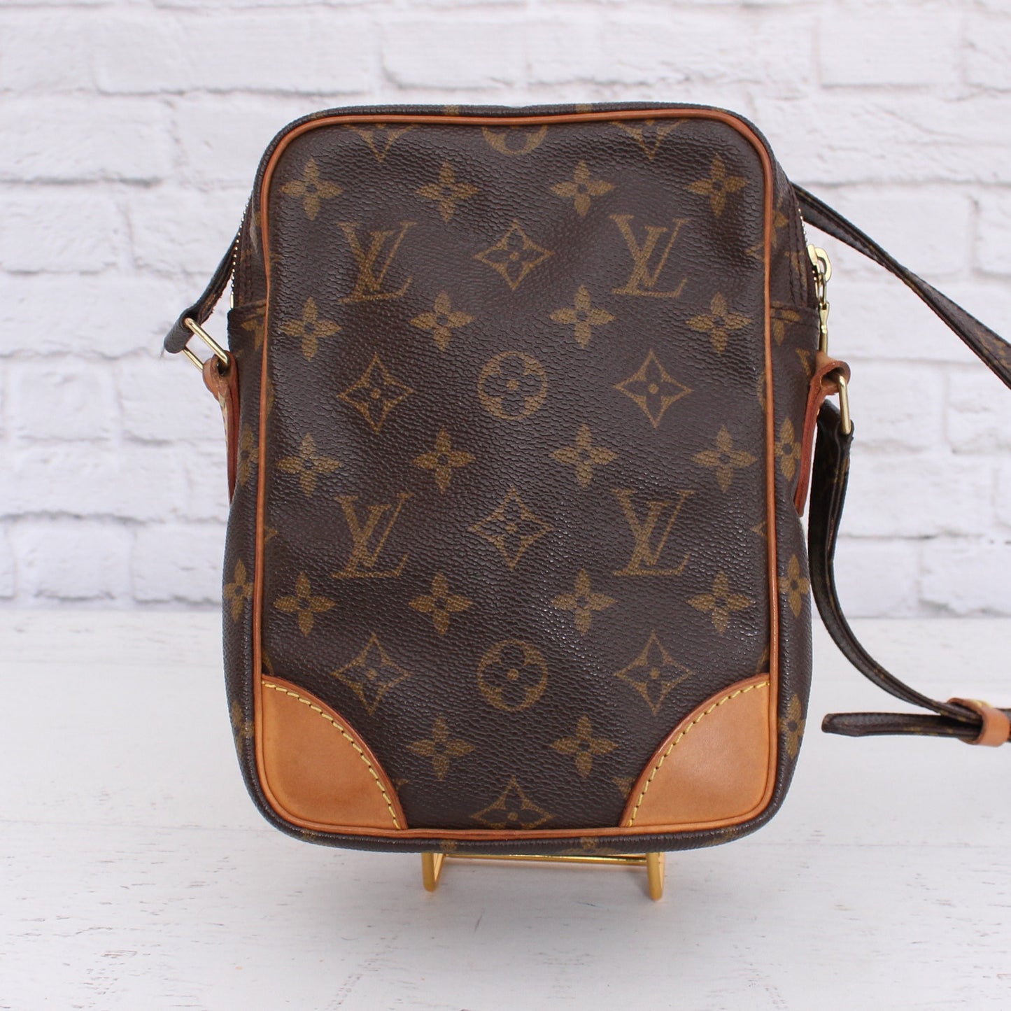 Louis Vuitton Amazon Crossbody Monogram Shoulder Bag Leather Small Purse A3943