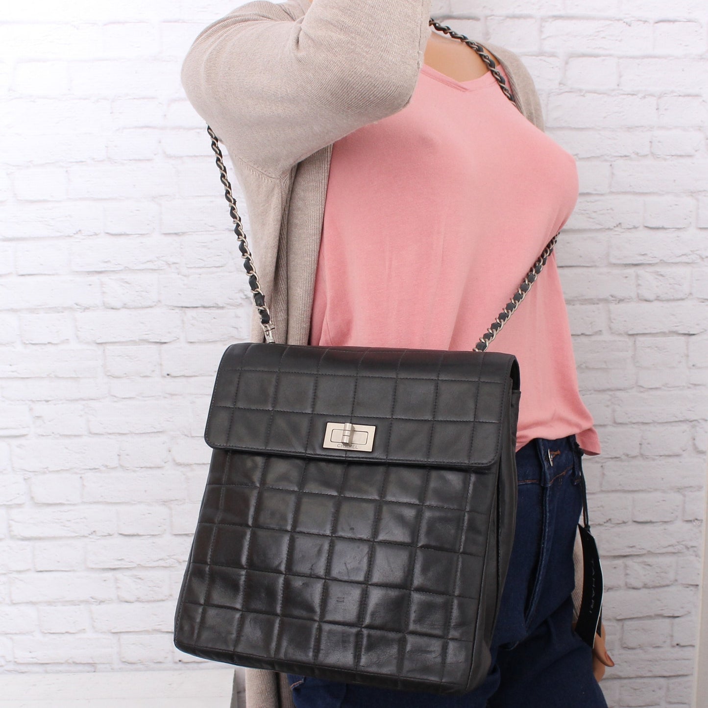 Chanel Chocolate Bar Multi Pocket Black Lambskin Leather Crossbody Purse A2904