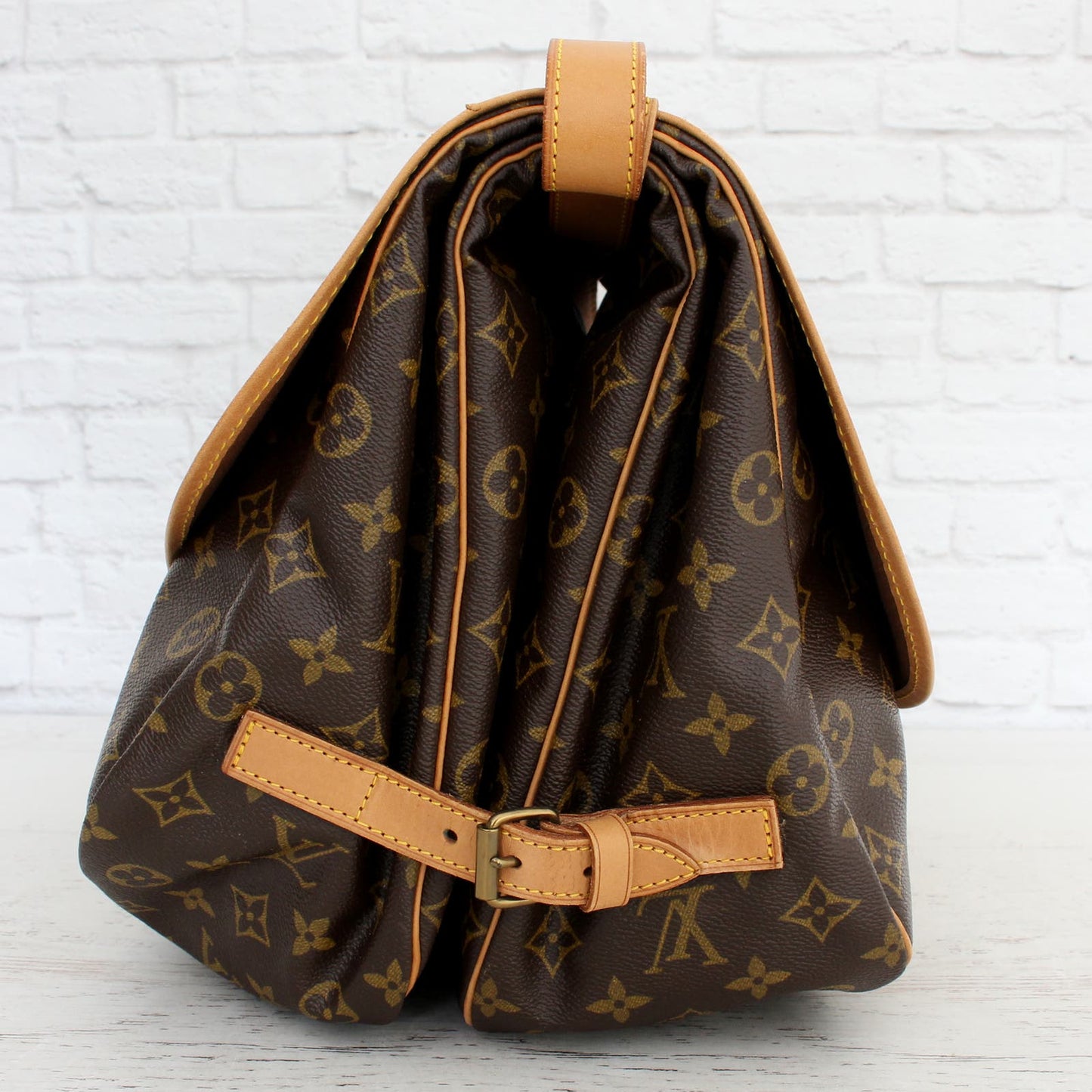 Louis Vuitton Saumur 35 Monogram Crossbody