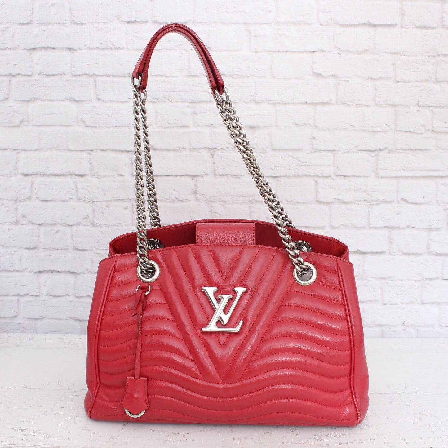 Louis Vuitton New Wave Chain Tote Red Leather Shoulder Purse A4057