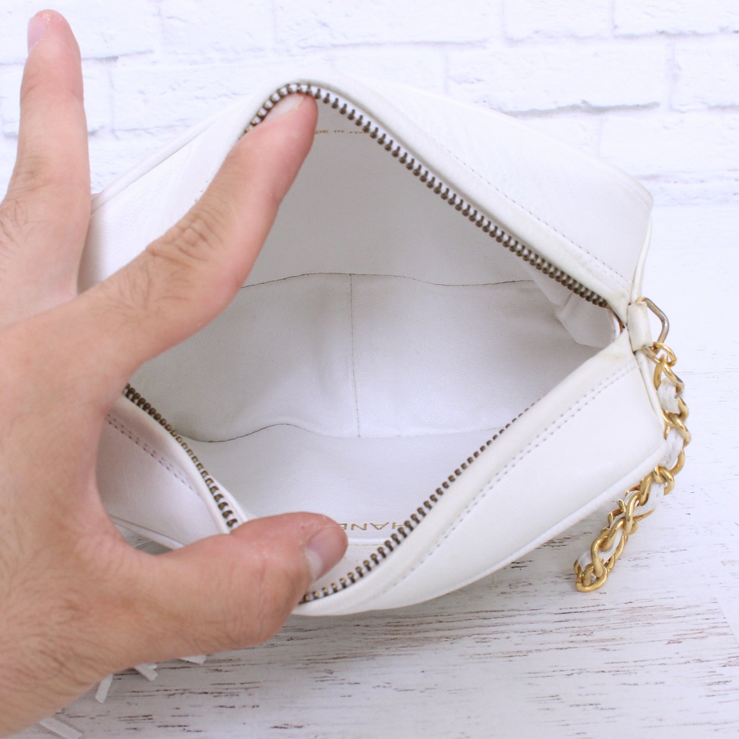 Chanel CC Camera Bag White Lambskin Leather Shoulder Crossbody Handbag A4050