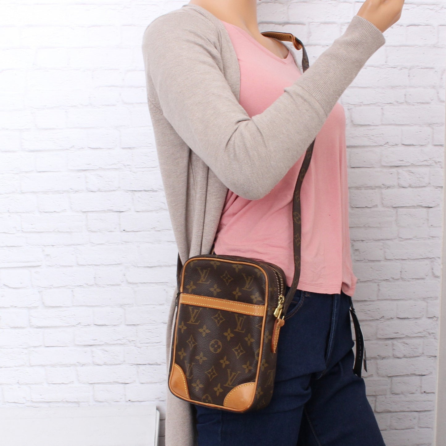 Louis Vuitton Danube Crossbody Monogram Bag Shoulder Purse Leather Brown A5356