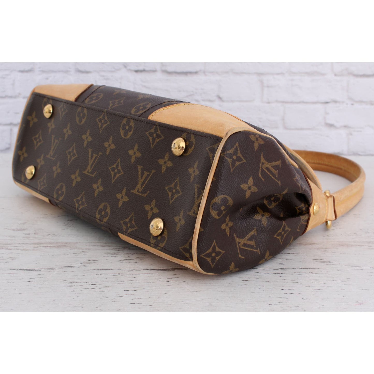 Louis Vuitton Beverly MM Monogram Shoulder Bag