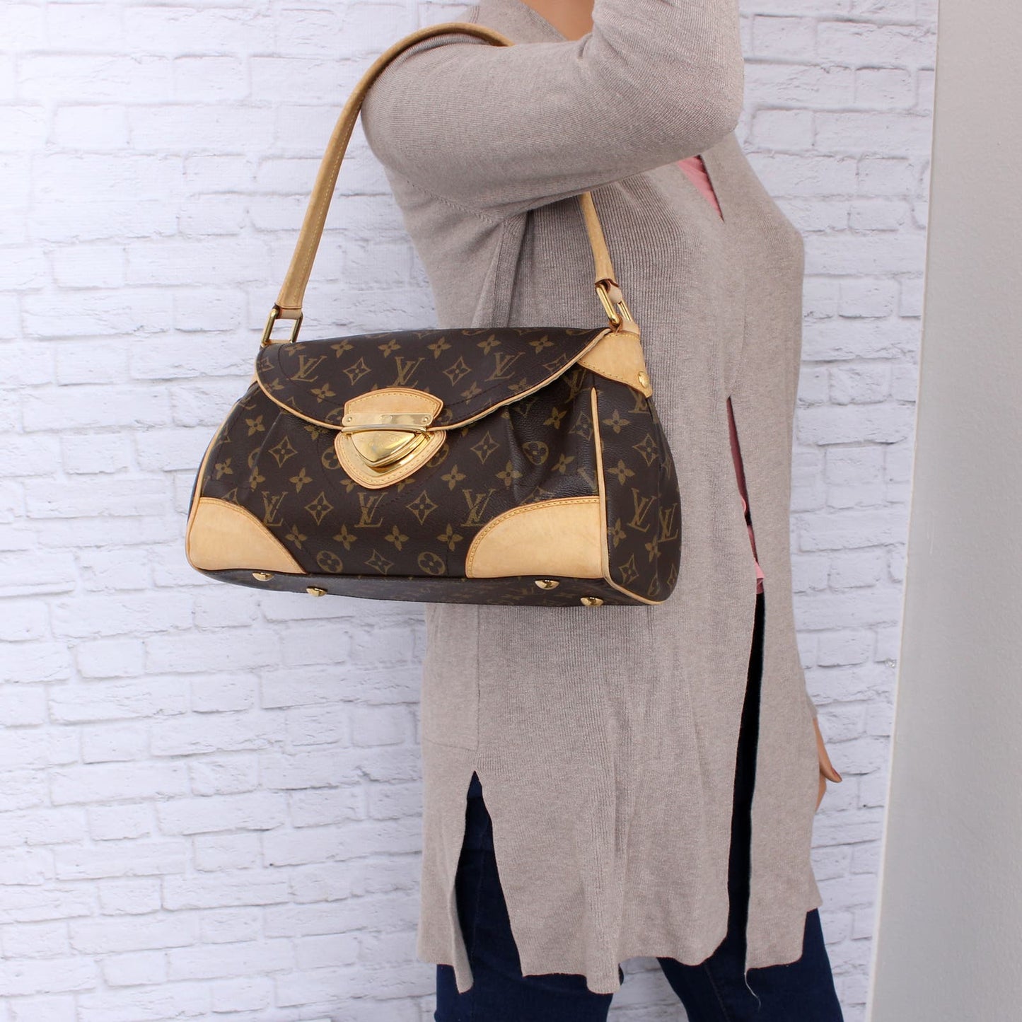 Louis Vuitton Beverly MM Monogram Shoulder Bag