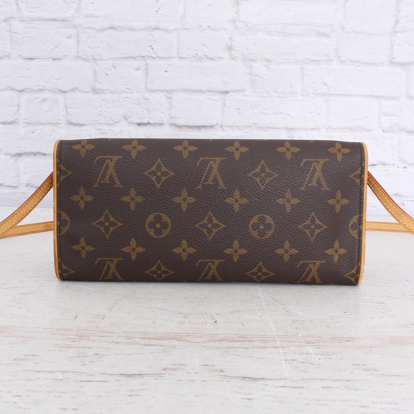 Louis Vuitton Pochette Twin GM Monogram Crossbody Purse Handbag Clutch