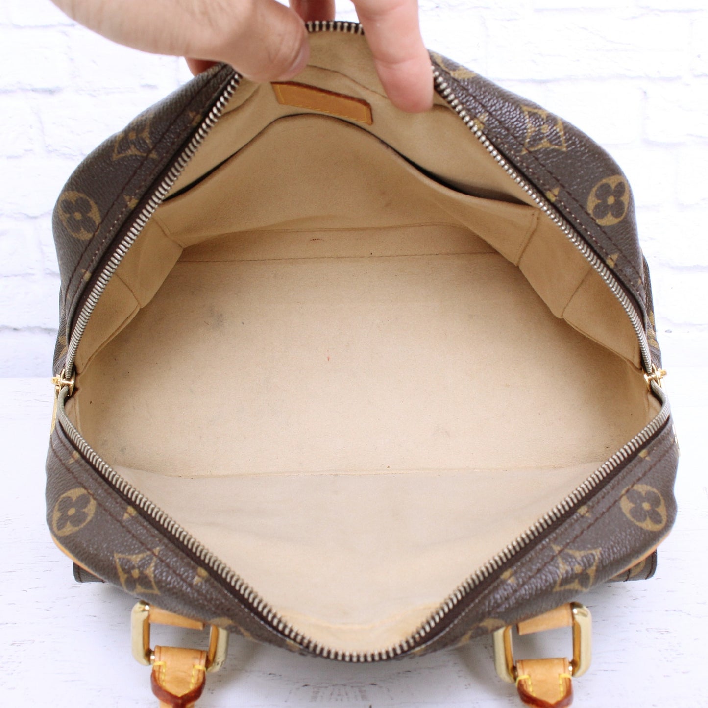 Louis Vuitton Manhattan PM Satchel Monogram Tote Handbag Brown Purse A5104