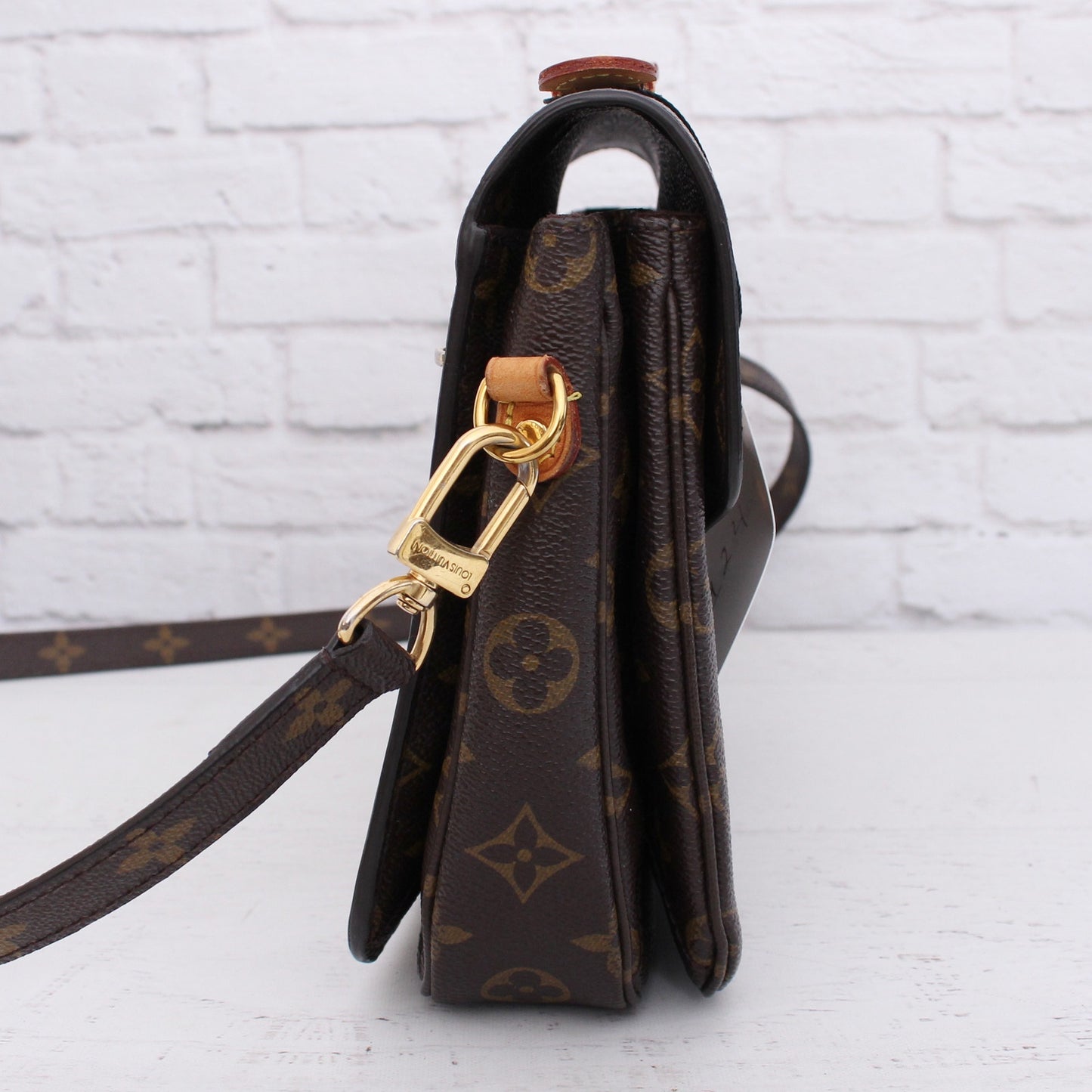 Louis Vuitton Pochette Metis Monogram Crossbody Shoulder Purse Handbag A5124