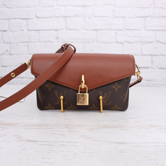 Louis Vuitton Padlock on Strap Monogram Crossbody Purse Handbag Clutch A5383