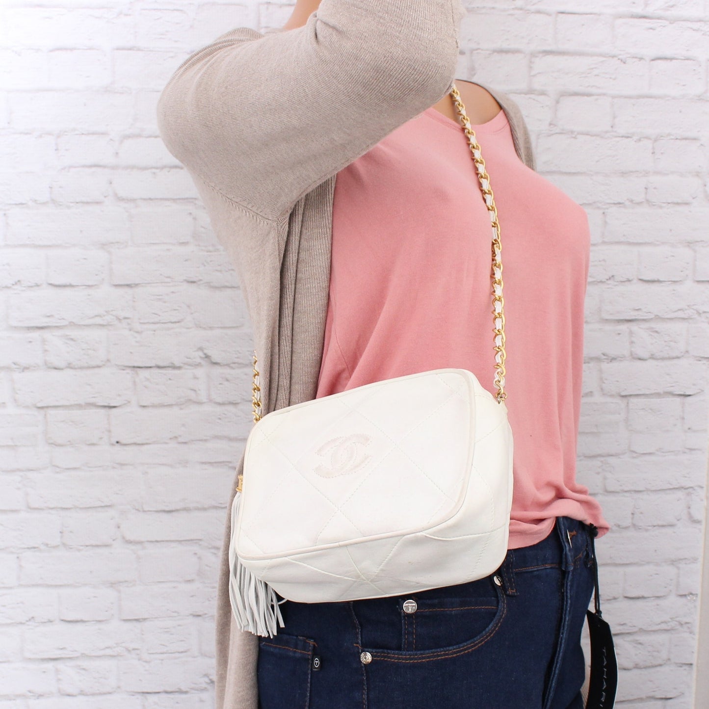 Chanel CC Camera Bag White Lambskin Leather Shoulder Crossbody Handbag A4050