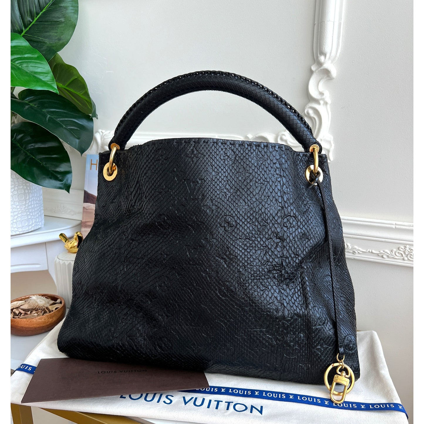 Louis Vuitton Artsy MM Python Black Leather Tote