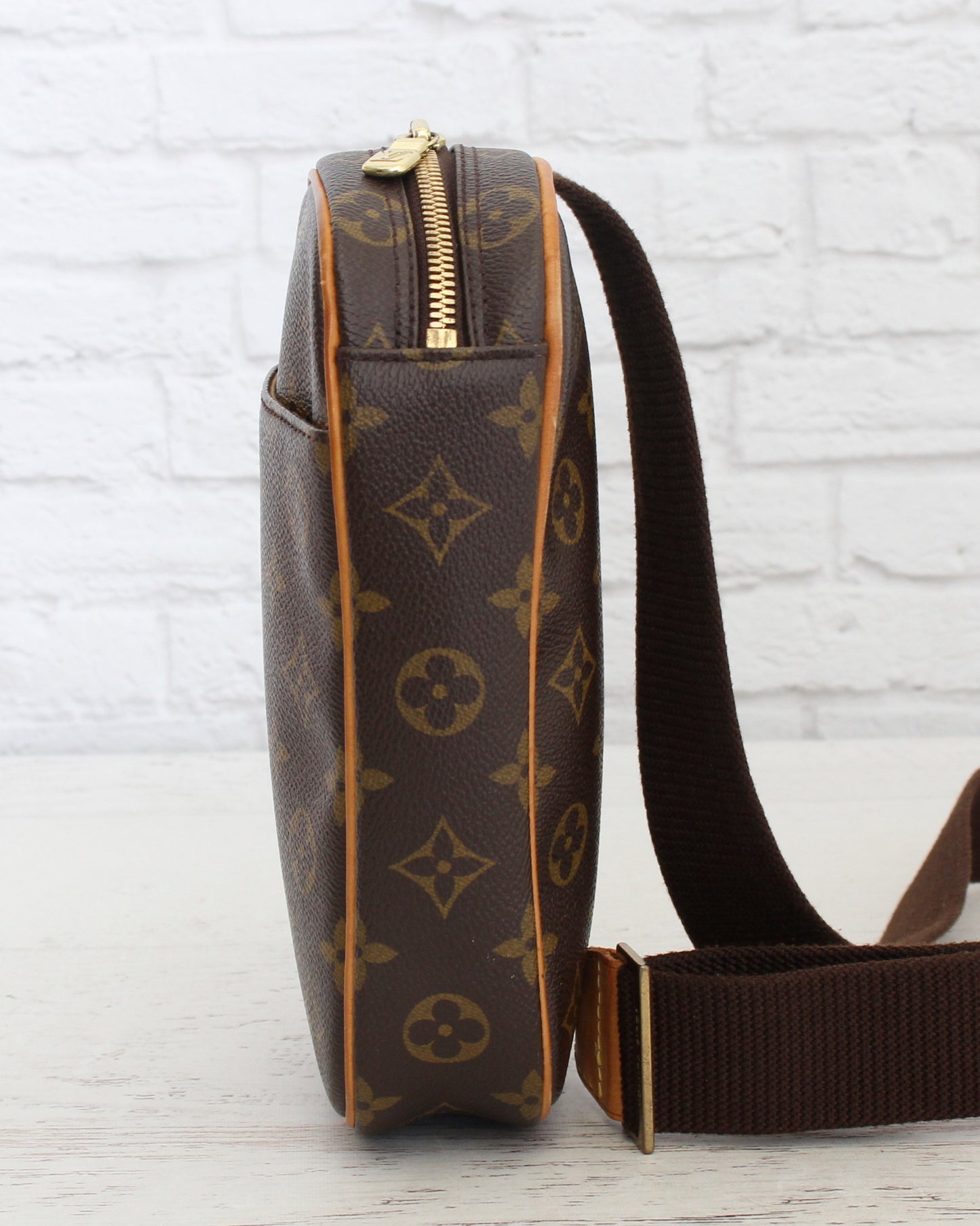 Louis Vuitton Pochette Monogram Bumbag Great Condition