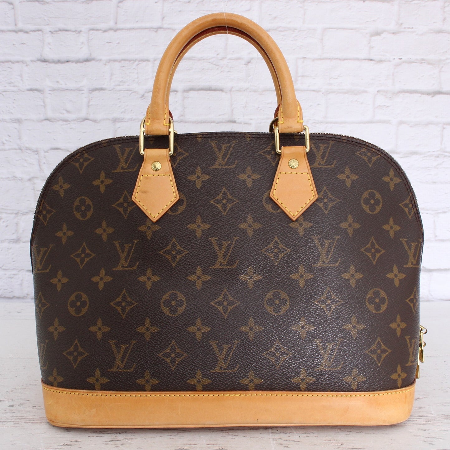 Louis Vuitton Alma MM Monogram Satchel Brown Leather Handbag Zip Tote