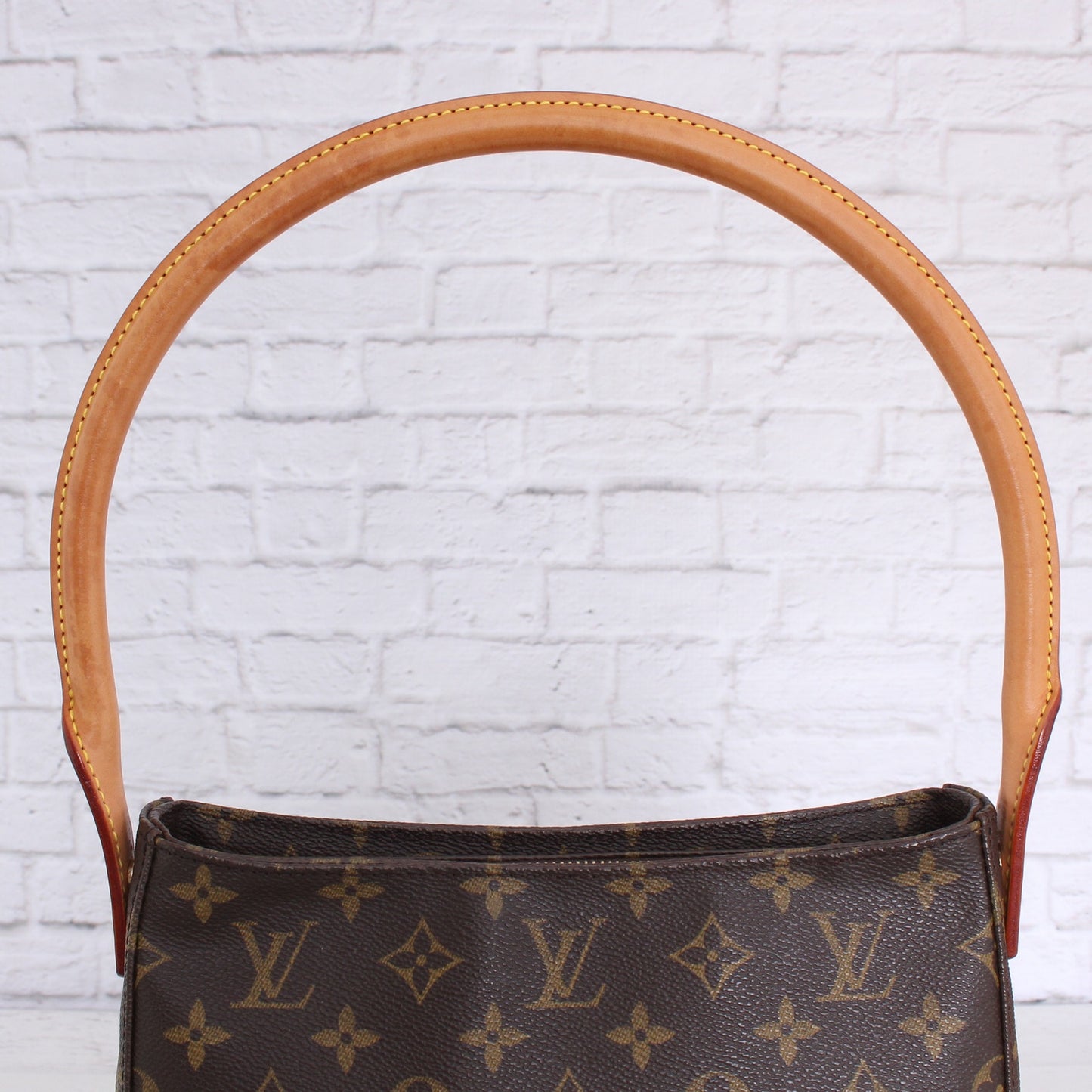 Louis Vuitton Looping MM Shoulder Bag Monogram