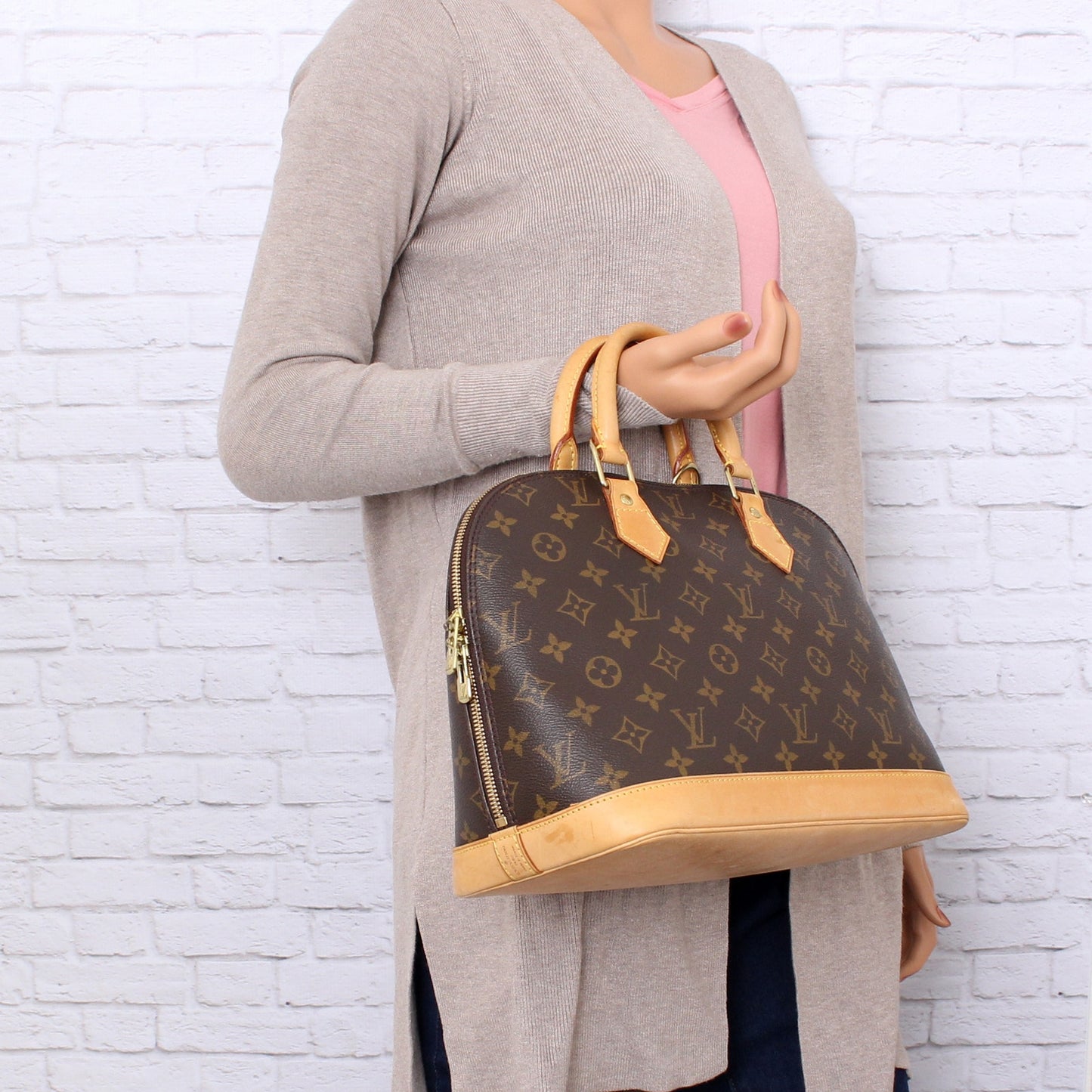 Louis Vuitton Alma MM Monogram Satchel Brown Leather Handbag Zip Tote