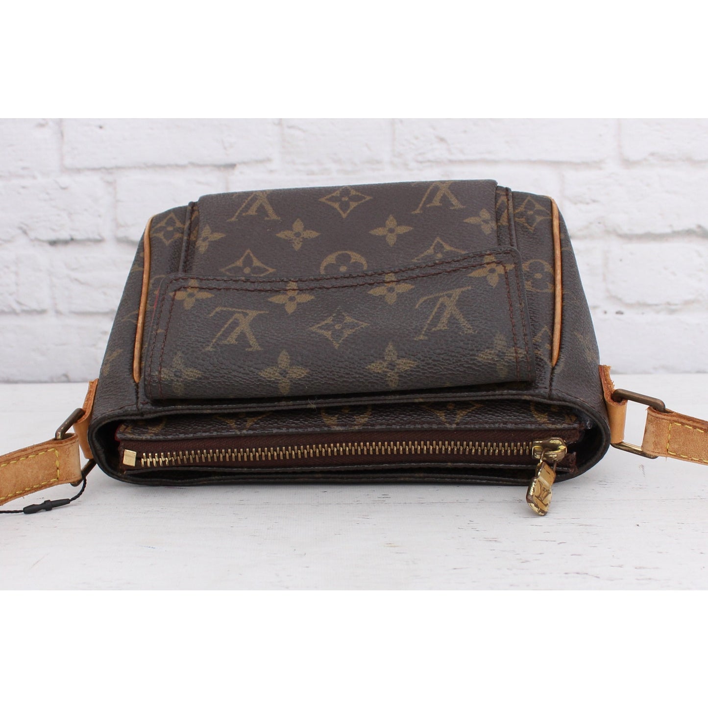 Louis Vuitton Viva Cite PM Small Crossbody & Shoulder Leather Red Purse A4573
