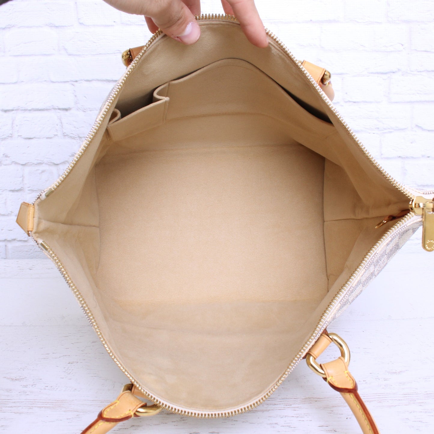 Louis Vuitton Saleya MM Damier Azur Tote White Shoulder Hobo Leather Purse A2518
