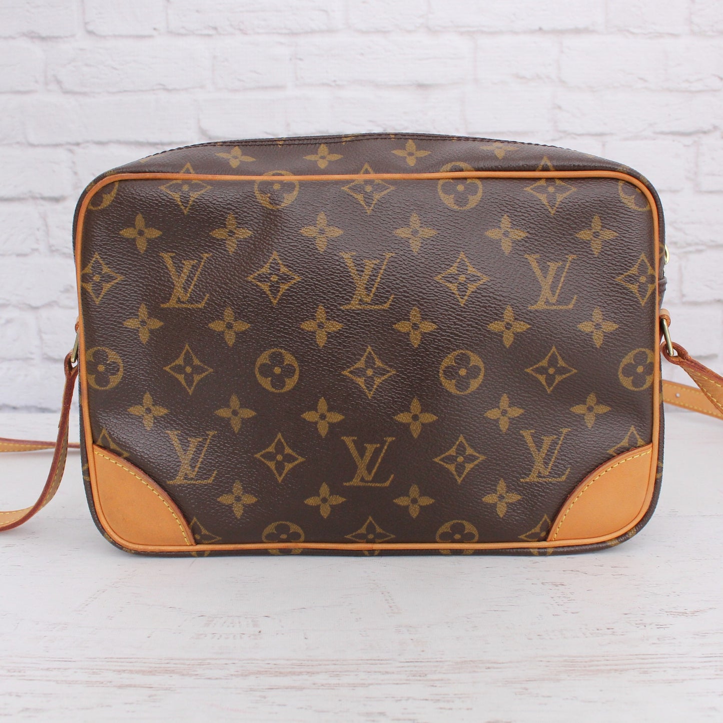 Louis Vuitton Trocadero 27 MM Monogram Crossbody Shoulder LV Handbag Purse A5186