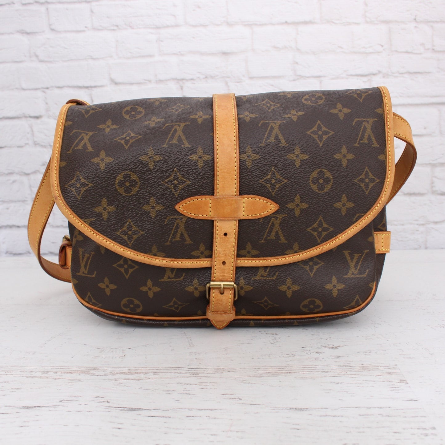 Louis Vuitton Saumur 30 Monogram Crossbody & Shoulder Bag Messenger Brown A4061