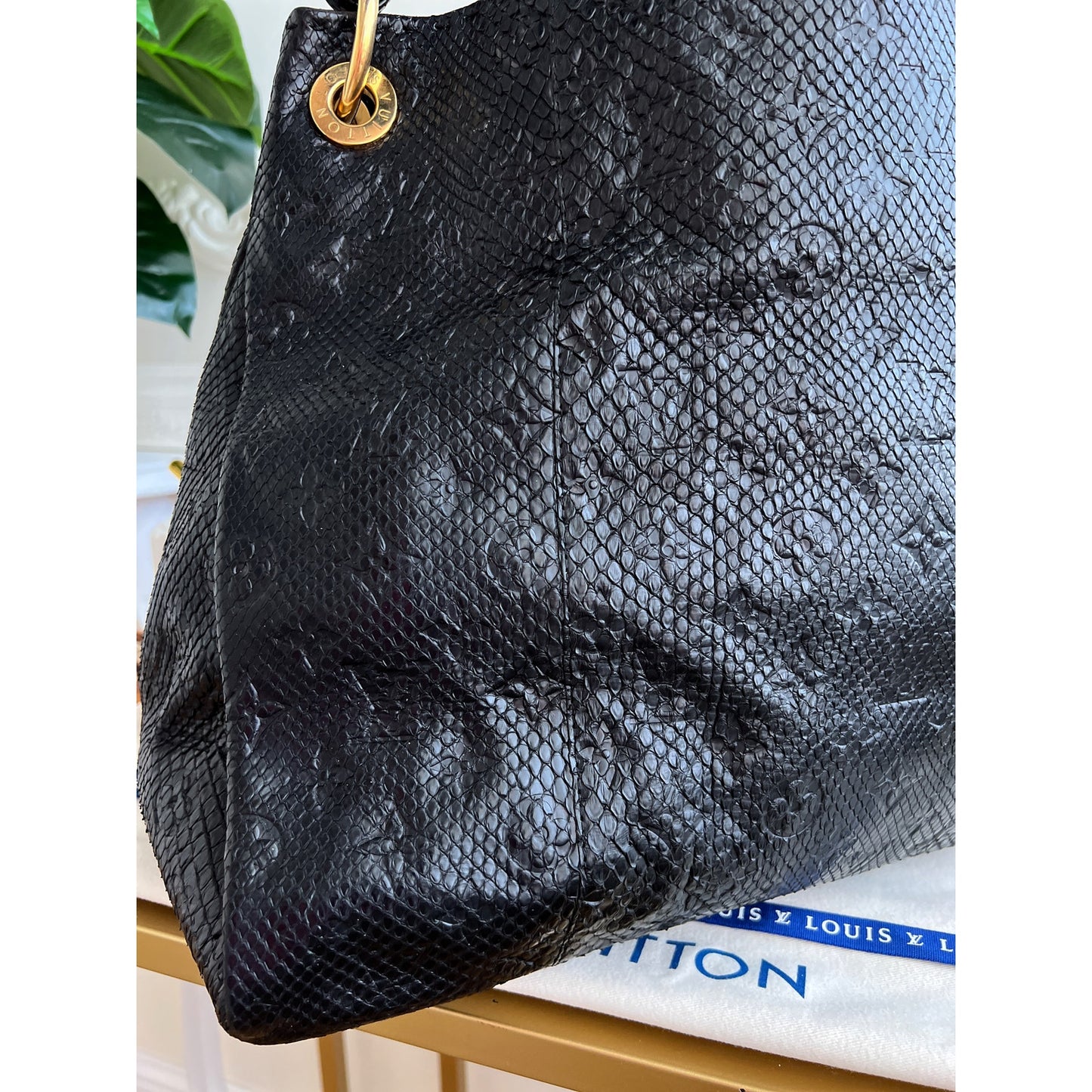 Louis Vuitton Artsy MM Python Black Leather Tote