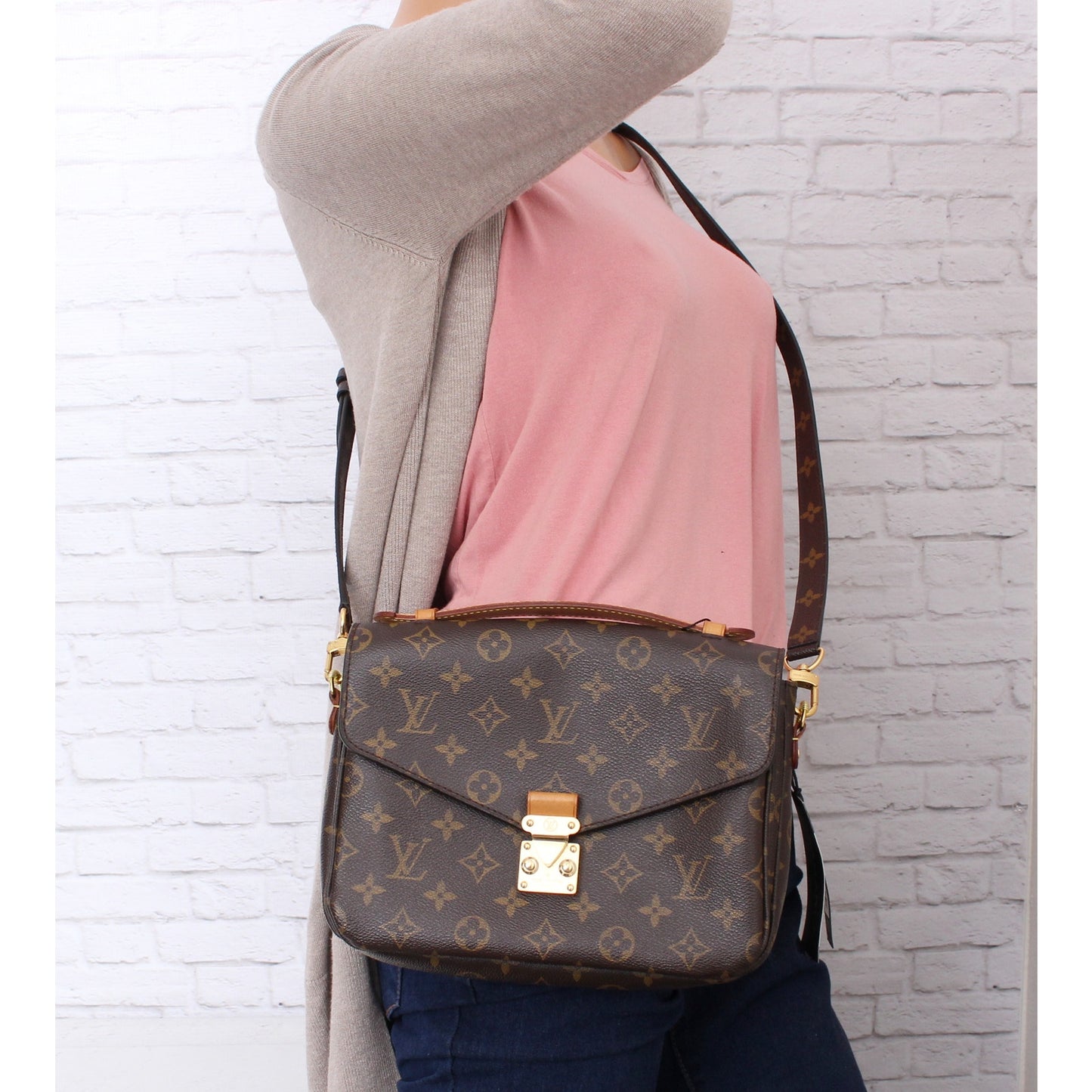 Louis Vuitton Pochette Metis Monogram Crossbody Shoulder Purse Handbag A5125
