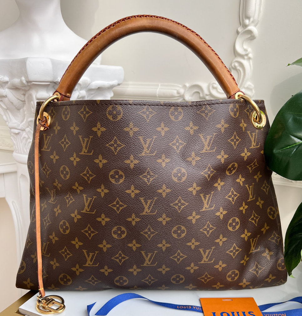 Louis Vuitton Artsy Monogram