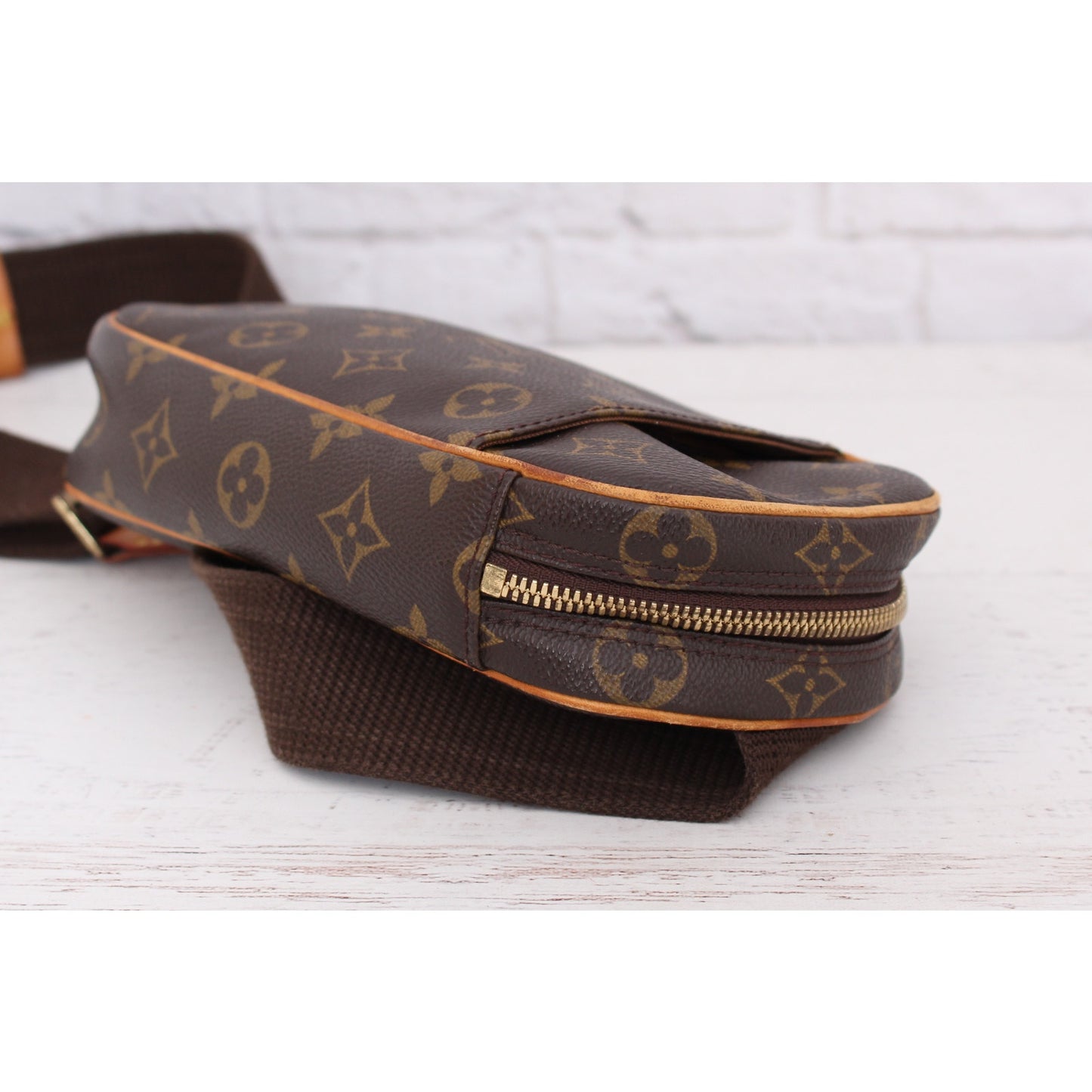 Louis Vuitton Pochette Gange Monogram Bumbag Belt Waist Crossbody Pouch A4285