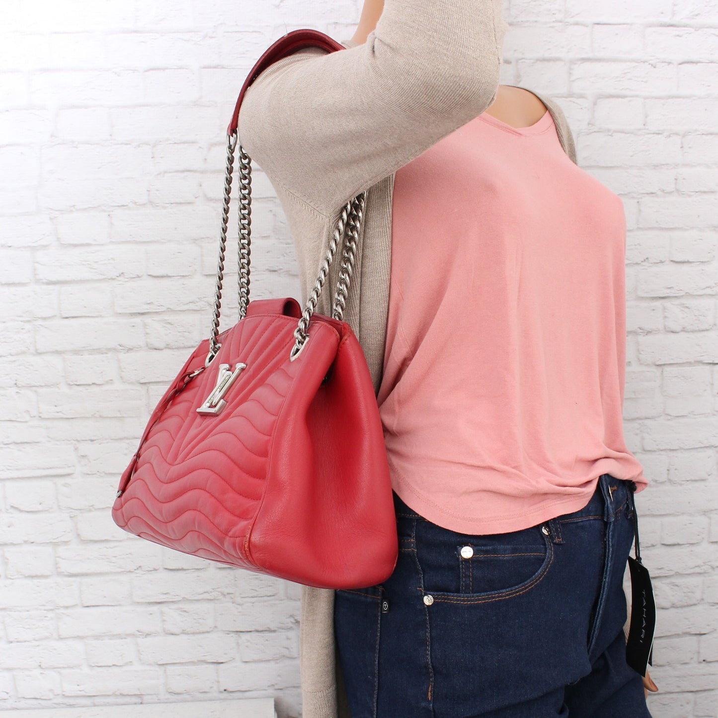Louis Vuitton New Wave Chain Tote Red Leather Shoulder Purse A4057