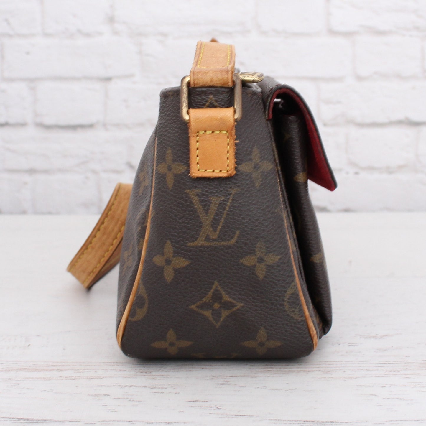 Louis Vuitton Viva Cite PM Small Crossbody & Shoulder Leather Red Purse A4573