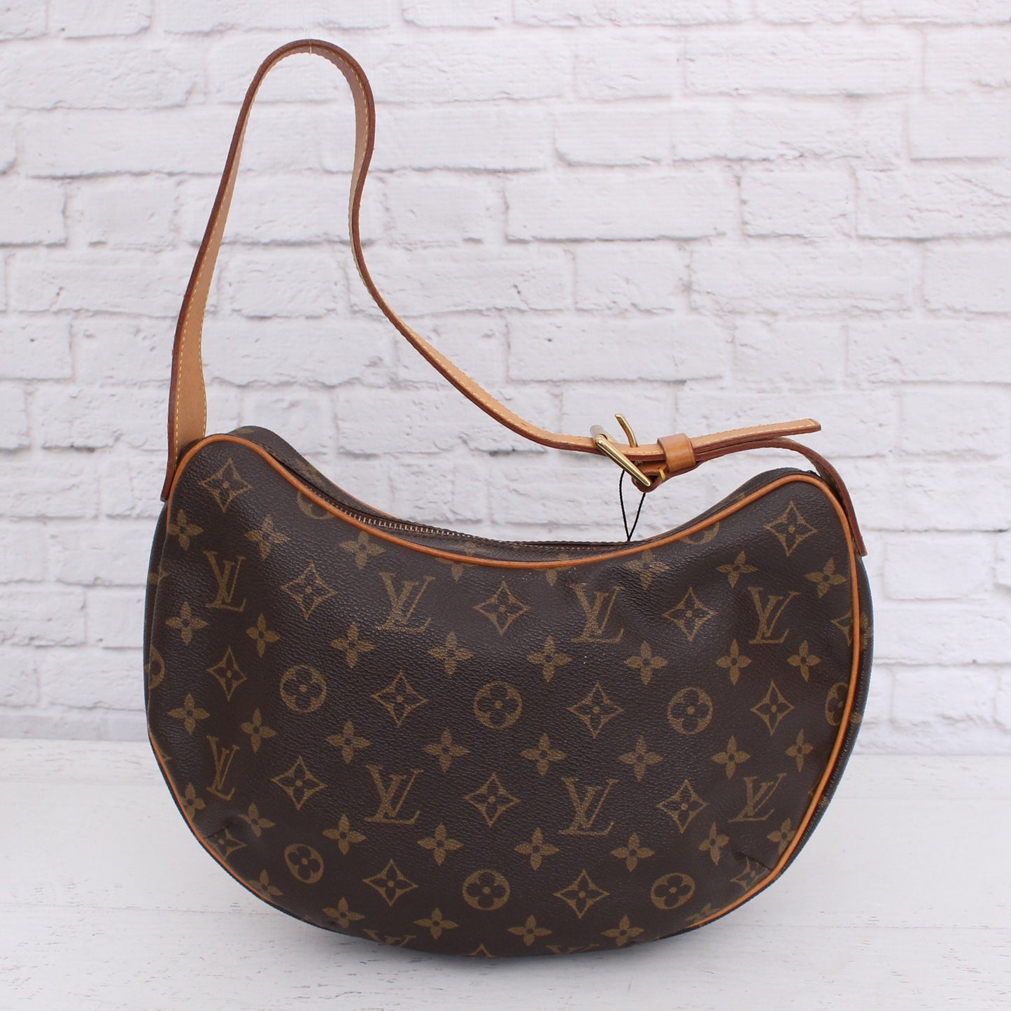 Louis Vuitton Croissant MM Monogram Crescent Shoulder Bag Purse Moon Hobo A4643