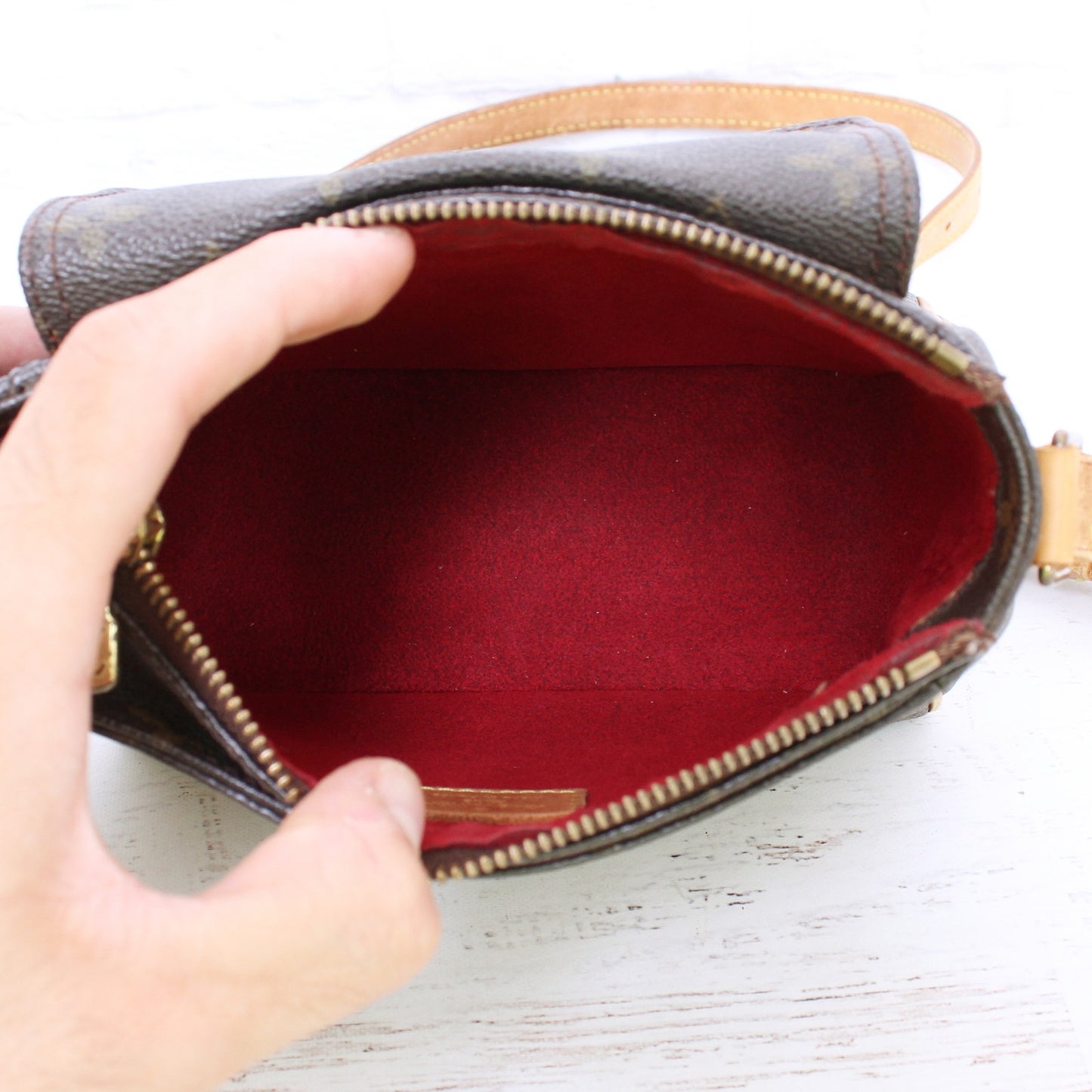 Louis Vuitton Viva Cite PM Small Crossbody & Shoulder Leather Red Purse A4573