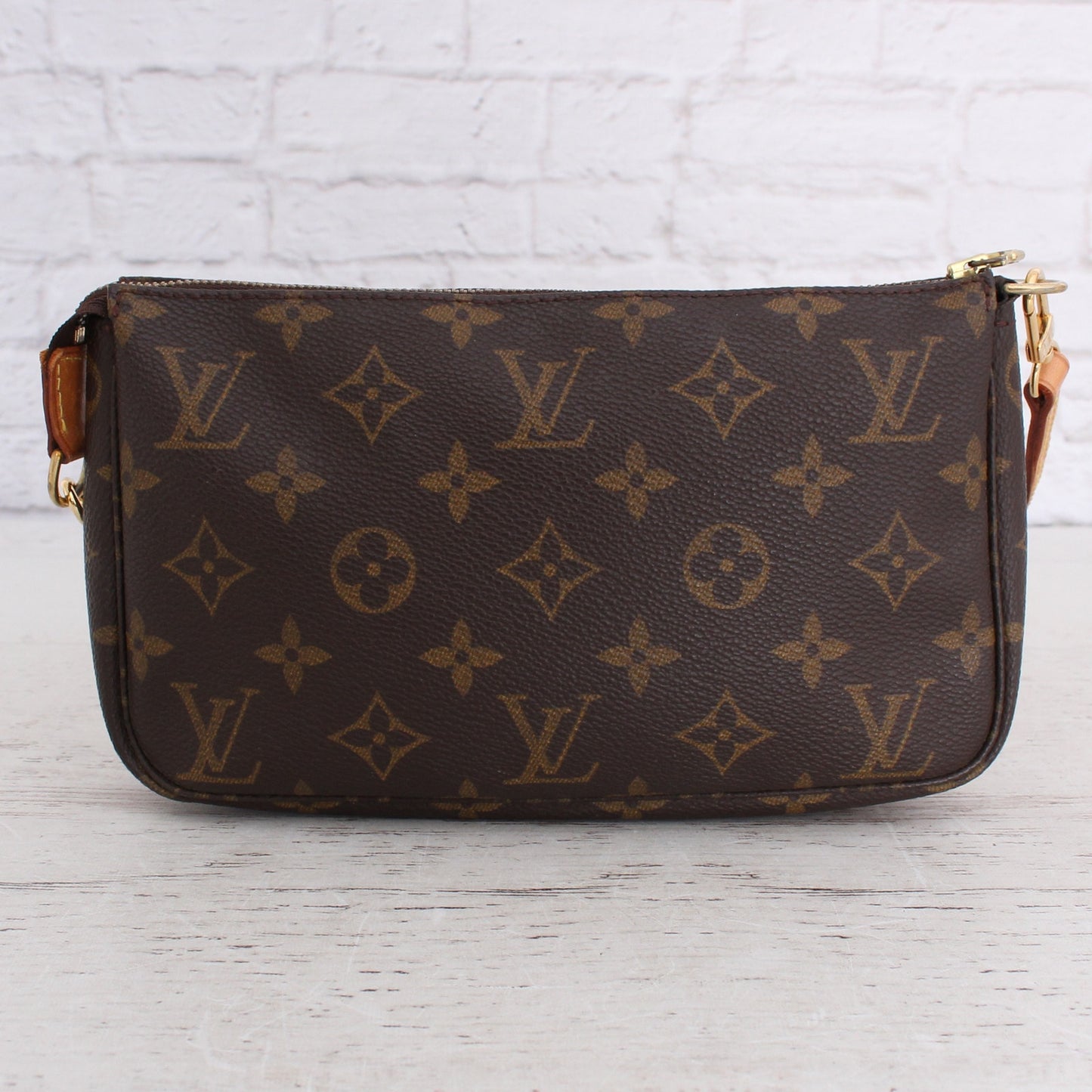 Louis Vuitton Pochette Accessoires Monogram Crossbody & Shoulder Clutch