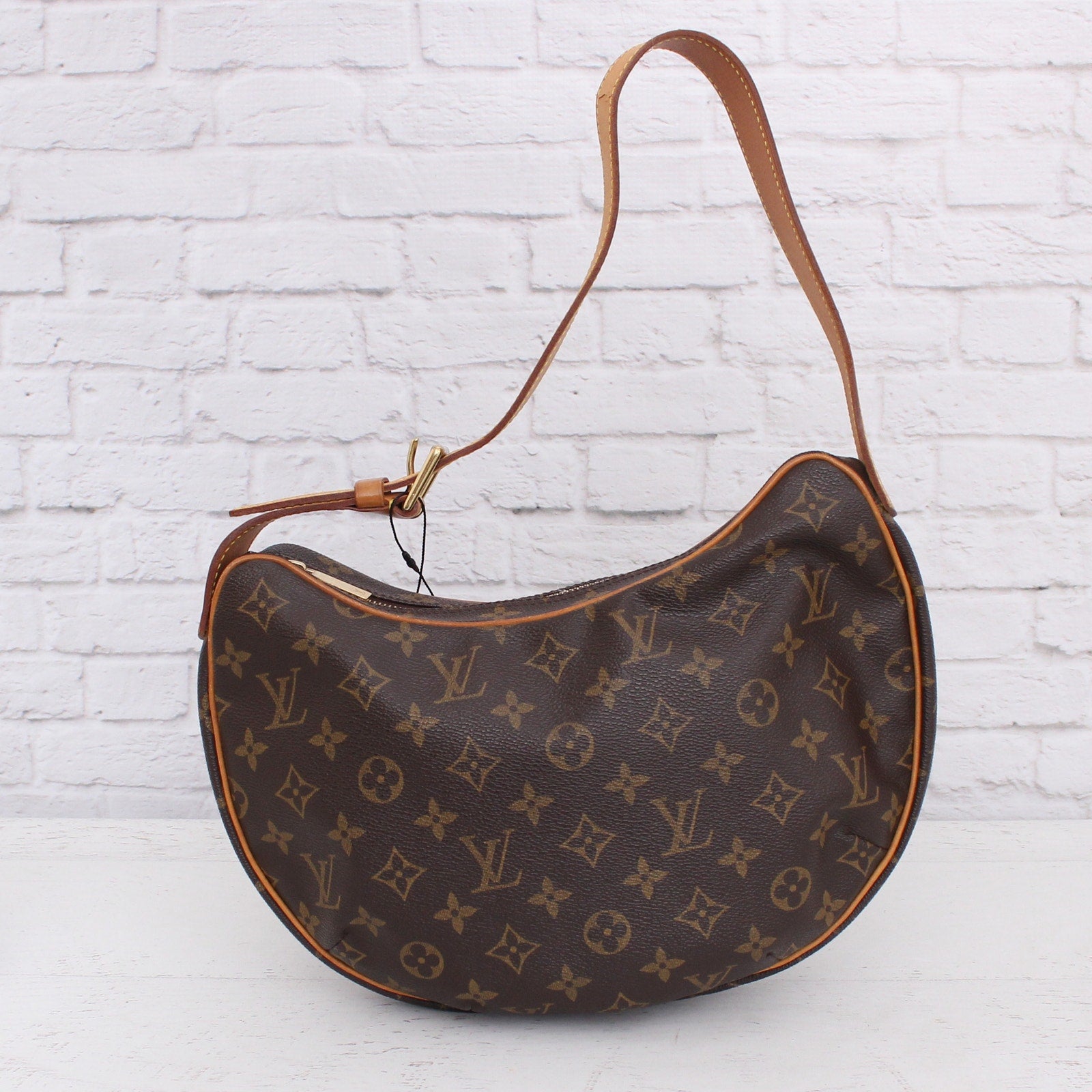 Louis Vuitton Croissant MM Monogram Crescent Shoulder Bag Purse Moon Hobo A4643