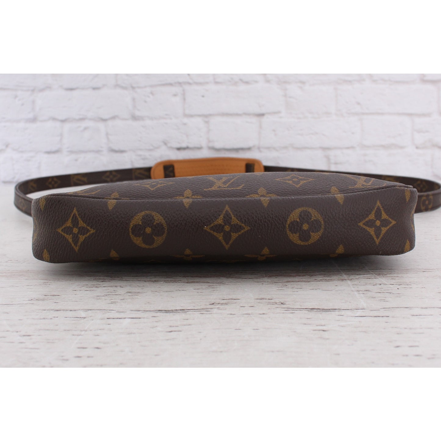 Louis Vuitton Pochette Accessoires Monogram Crossbody