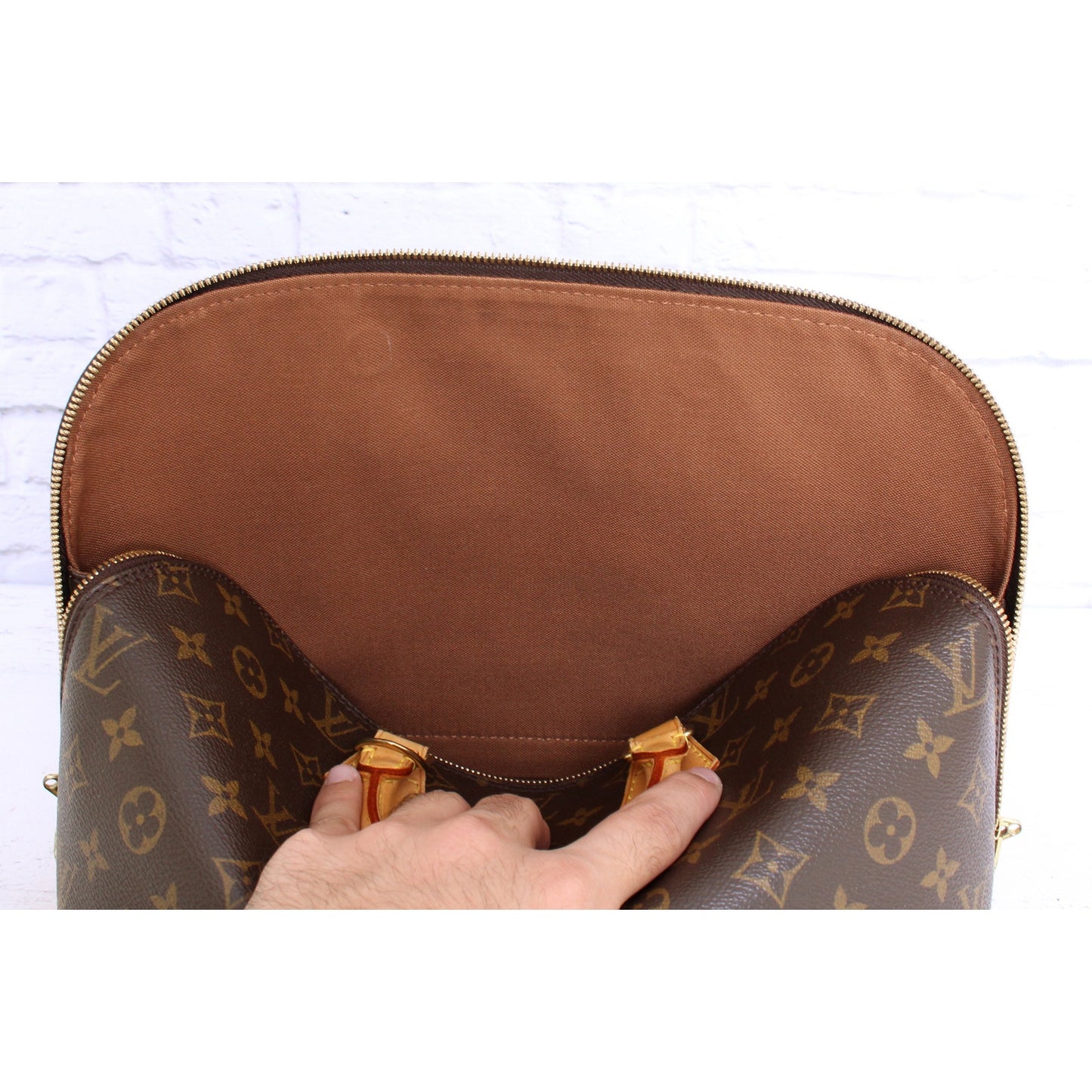 Louis Vuitton Alma MM Monogram Satchel Brown Leather Handbag Zip Tote