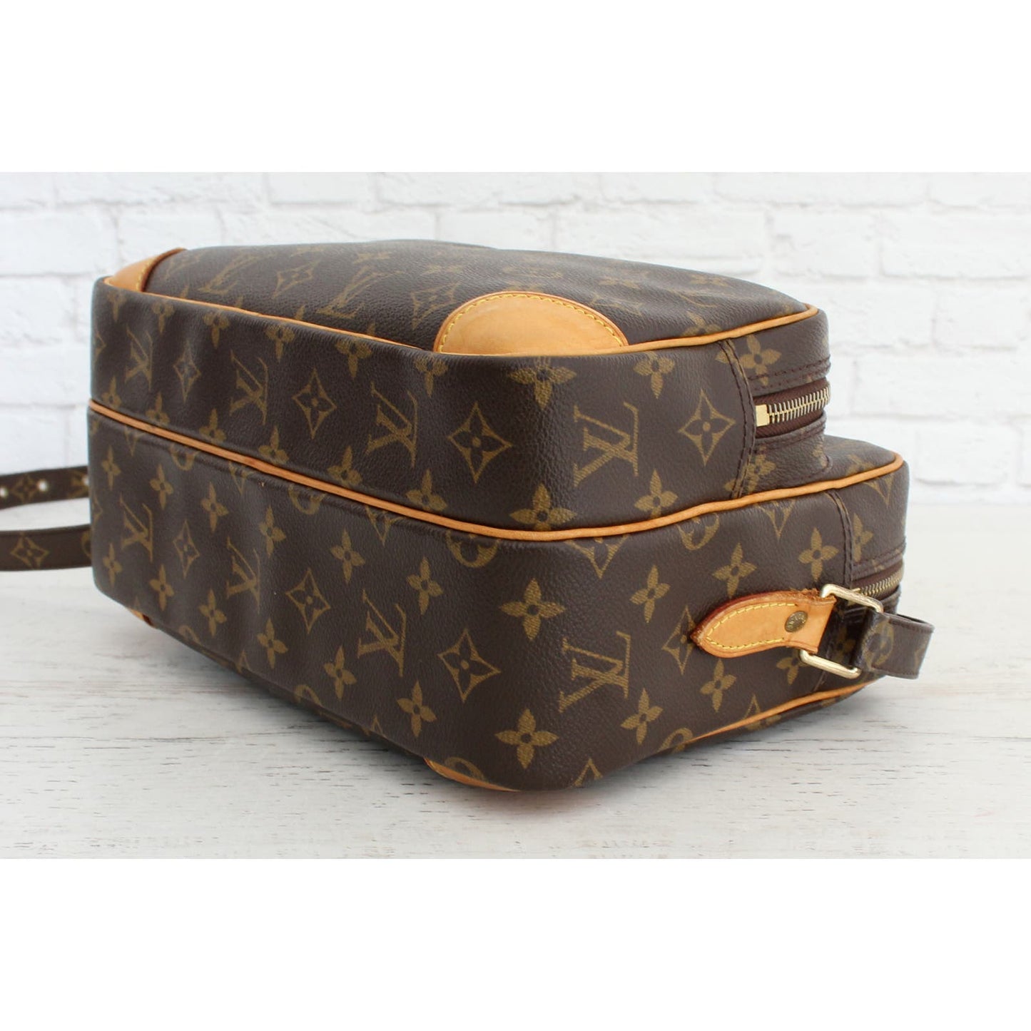 Louis Vuitton Nile Crossbody Monogram