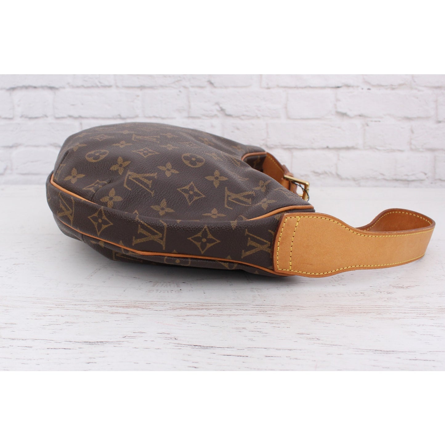 Louis Vuitton Croissant MM Monogram Crescent Shoulder Bag Purse Moon Hobo A4643