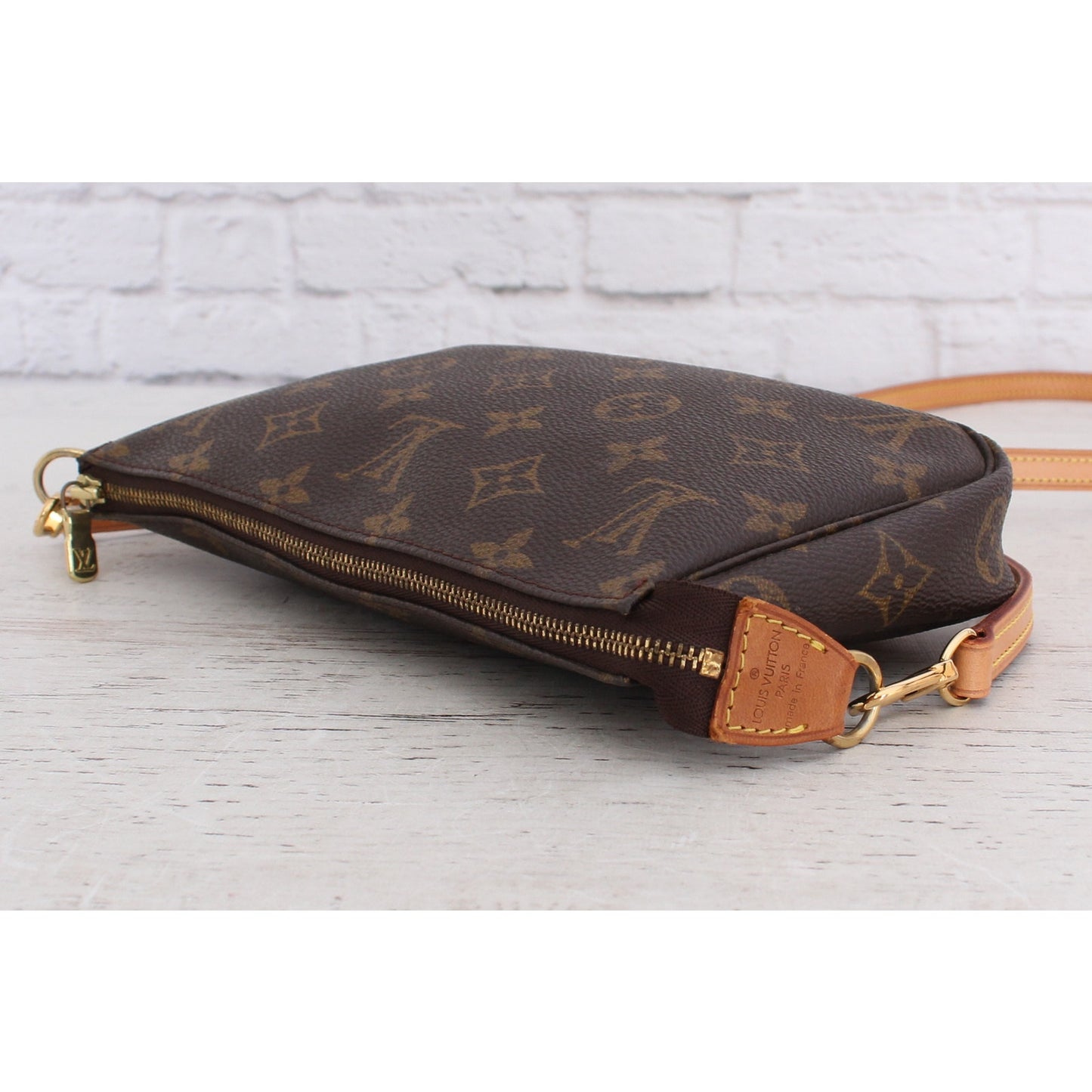 Louis Vuitton Pochette Accessoires Monogram Crossbody & Shoulder Clutch