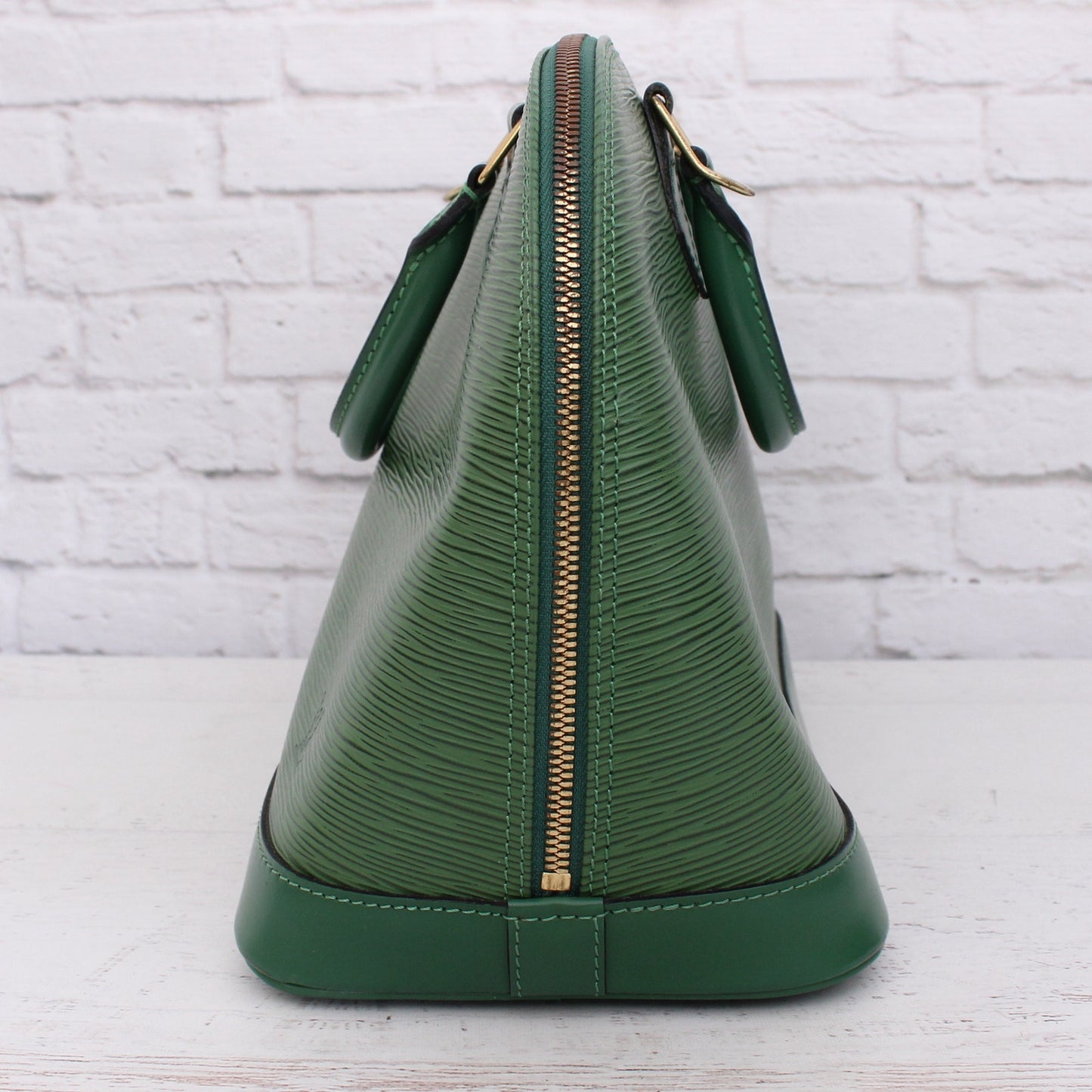 Louis Vuitton Alma MM Green Epi Satchel Leather Handbag Bag Tote Purse A5064