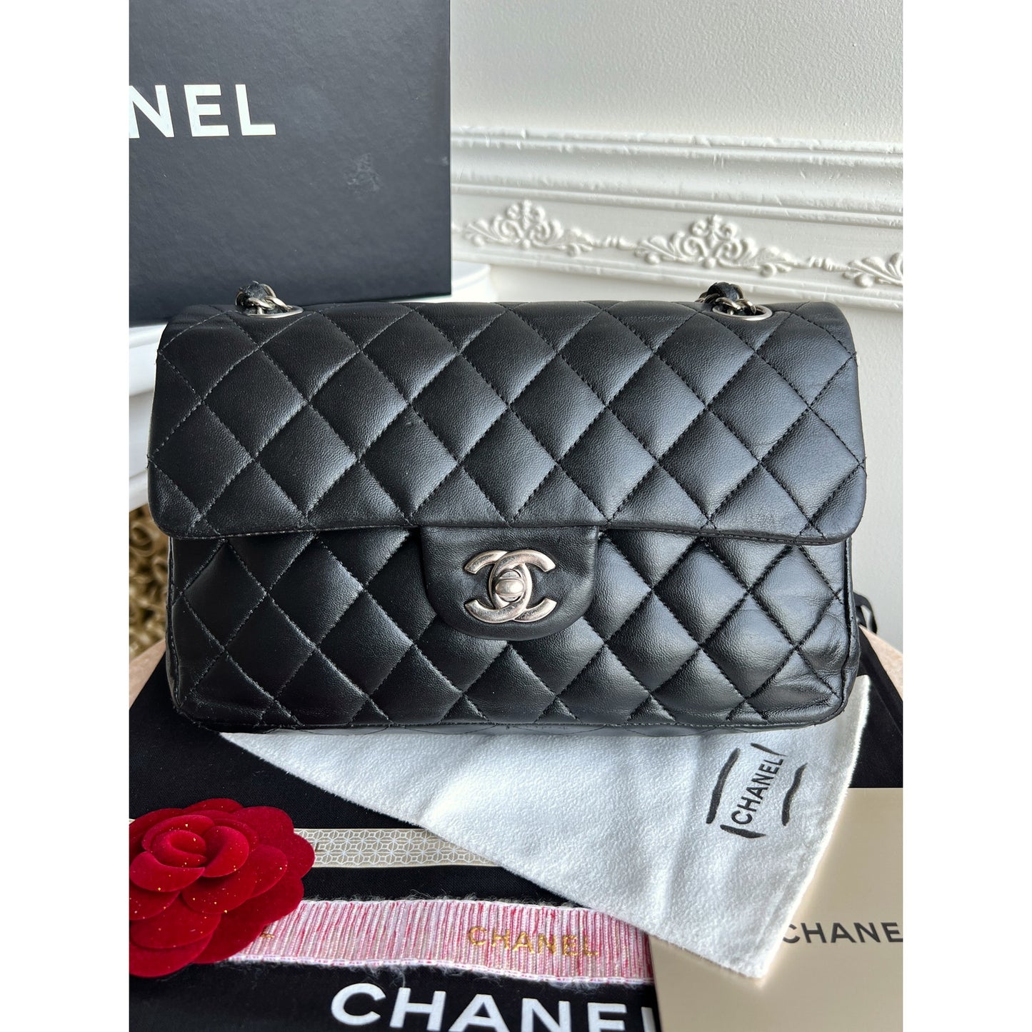 Chanel Lambskin Black Classic Double Flap Medium Quilted Bag B0735