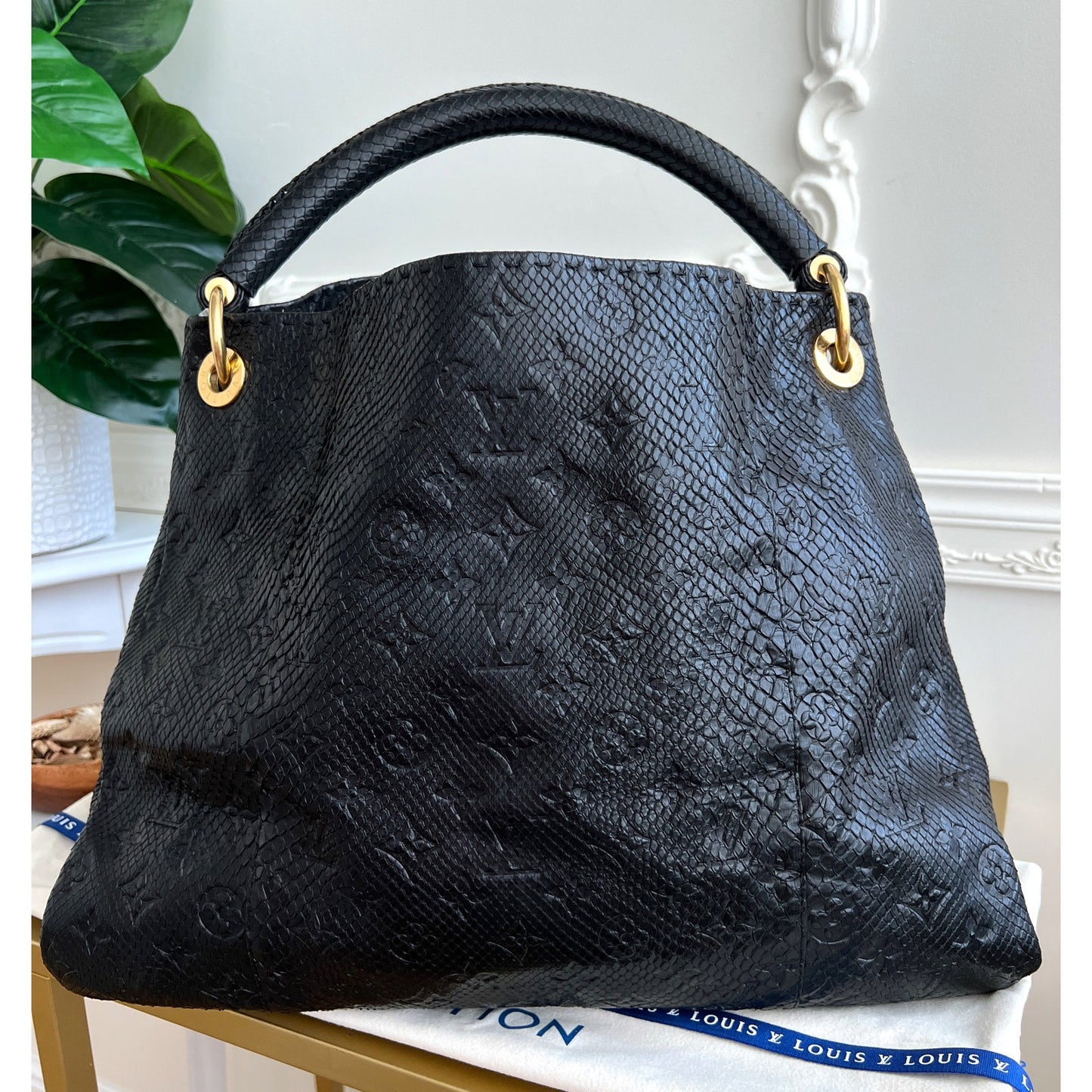 Louis Vuitton Artsy MM Python Black Leather Tote