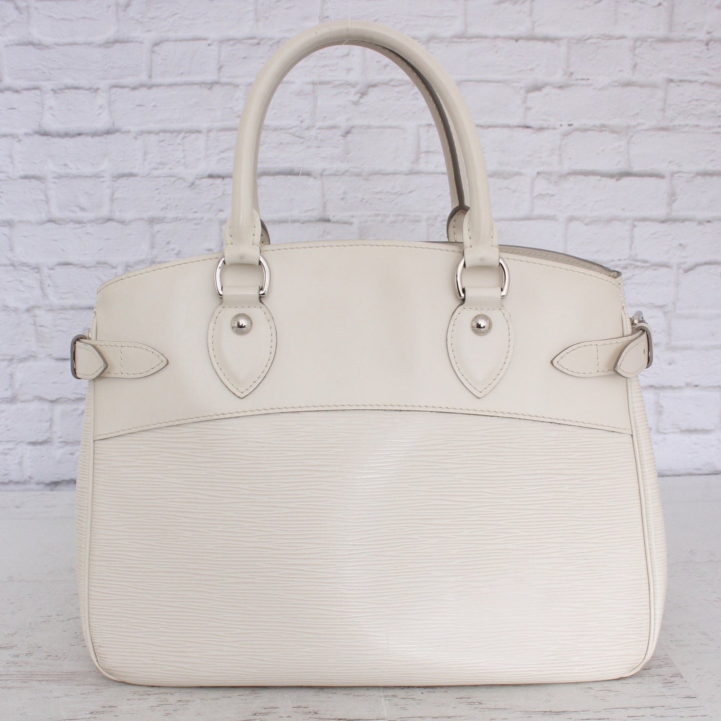 Louis Vuitton Passy PM White Epi Satchel Handbag Purse Tote LV Bag Zip