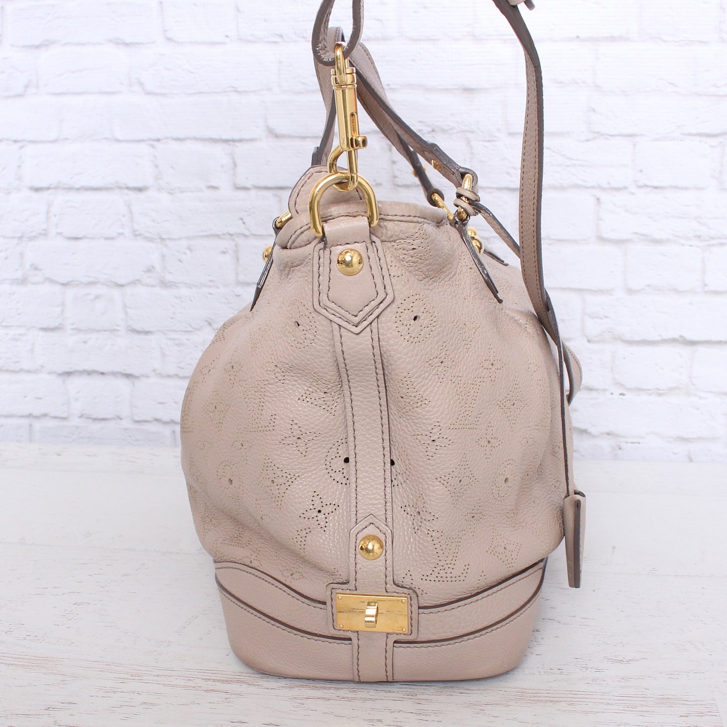 Louis Vuitton Stella PM Gray Mahina Satchel Shoulder Handbag Purse Leather A3967