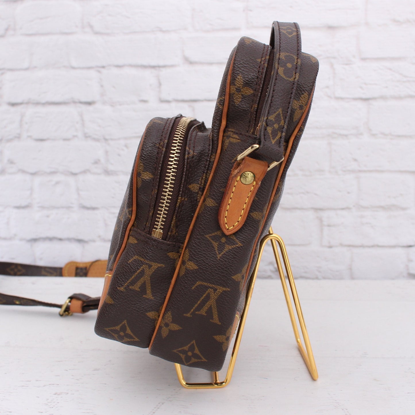 Louis Vuitton Amazon Crossbody Monogram Shoulder Bag Leather Small Purse A3943