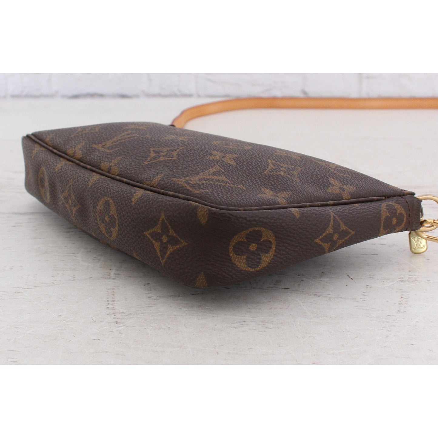 Louis Vuitton Pochette Accessoires Monogram Crossbody & Shoulder Clutch