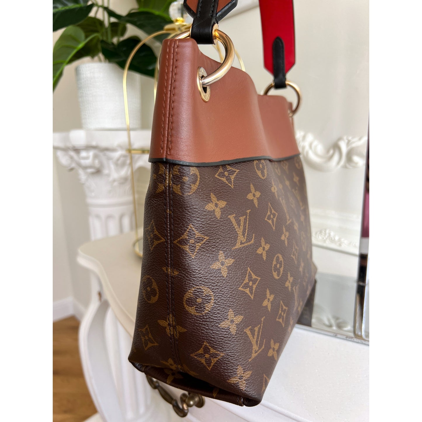 Louis Vuitton Tuileries Besace Monogram Shoulder Brown Satchel Purse