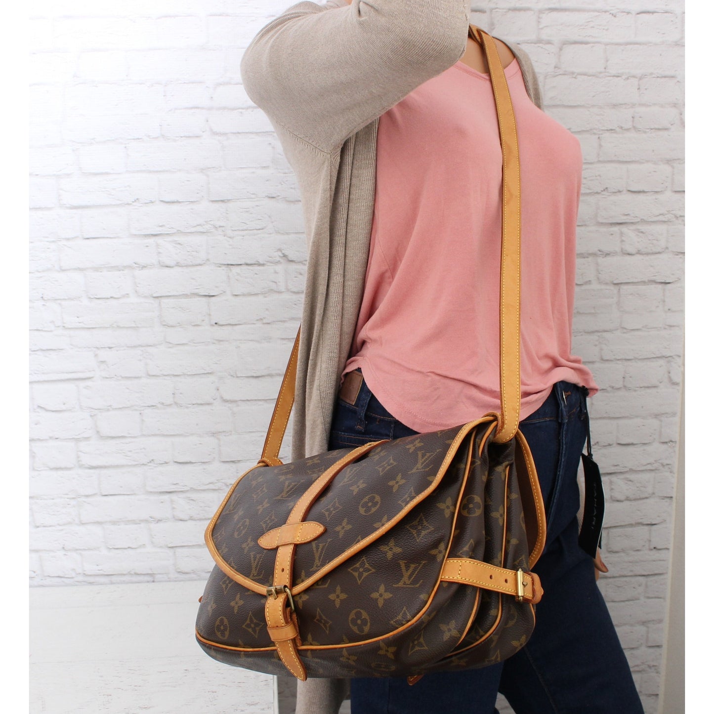 Louis Vuitton Saumur 30 Monogram Crossbody & Shoulder Bag Messenger Brown A4061