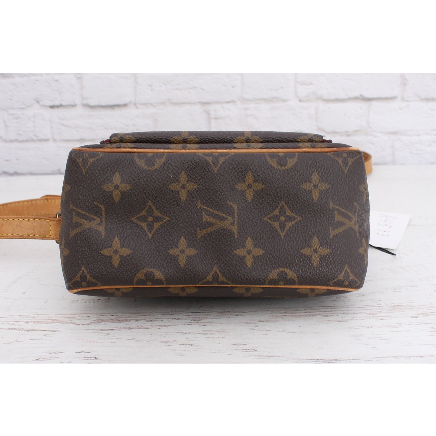 Louis Vuitton Viva Cite PM Small Crossbody & Shoulder Leather Red Purse A4573