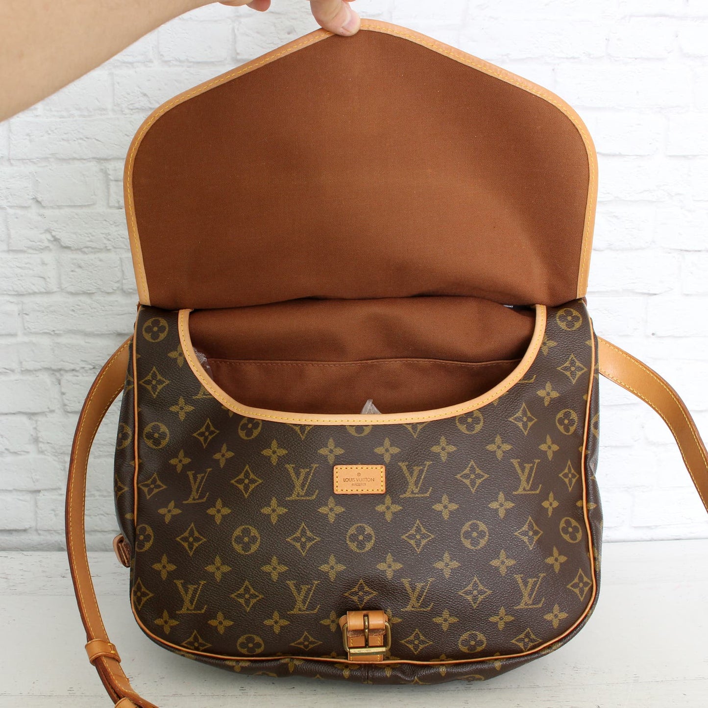 Louis Vuitton Saumur 35 Monogram Crossbody